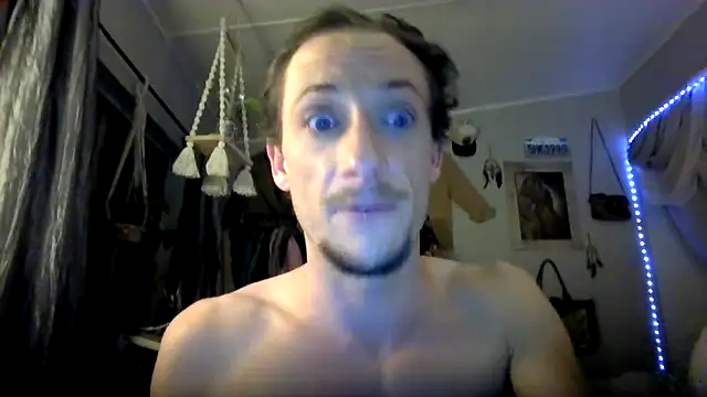 Dubbsssss: διαδικτυακό σόου στην κάμερα