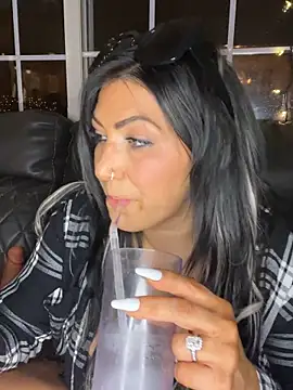 XXX chat uživo modela LittleMissEeve