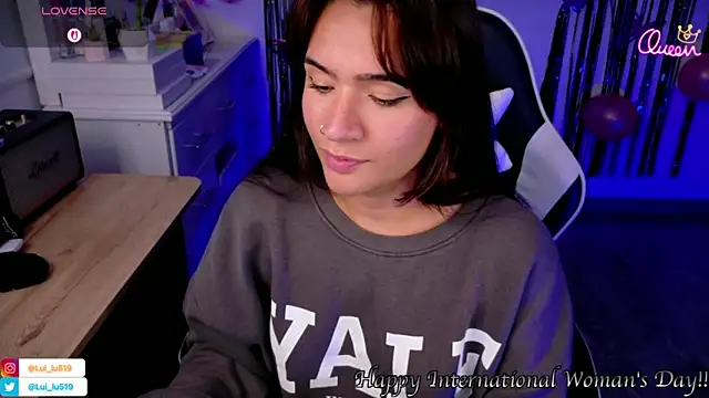 XXX chat uživo modela ImLui_lu