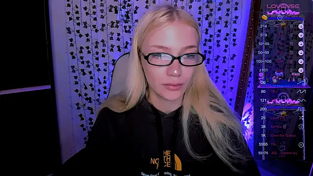 AnyaTaylor_: онлайн-секс-чат