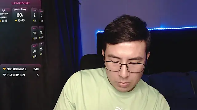 Chat XXX en directo de andrewmhilton_