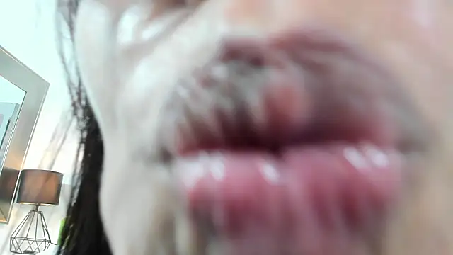 Slut_Milf_ 即時 XXX 聊天