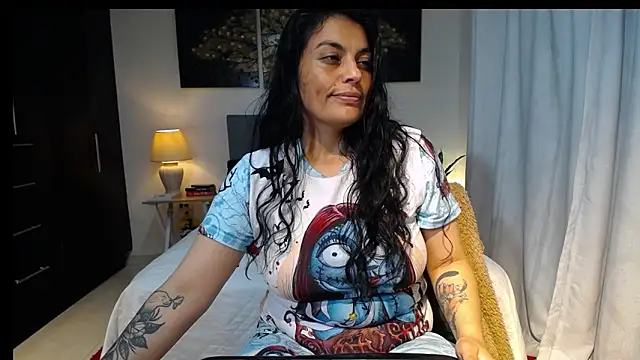 Lust_Mom41 Adlı Modelin Canlı XXX Sohbeti