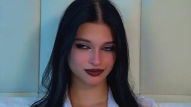 BeverlyMost élő XXX-chatje