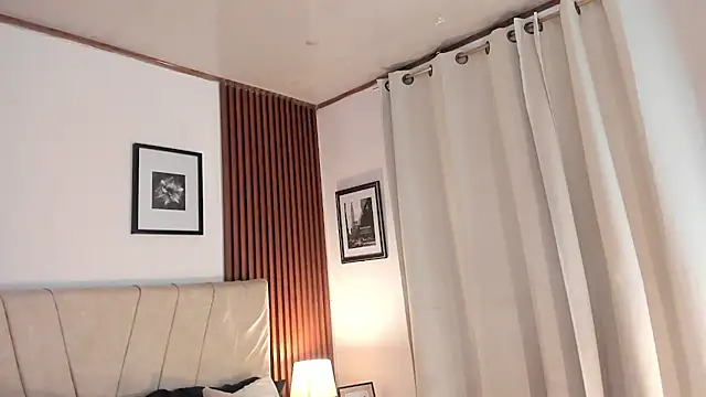 Chat +18 de angeli_sexi ao vivo