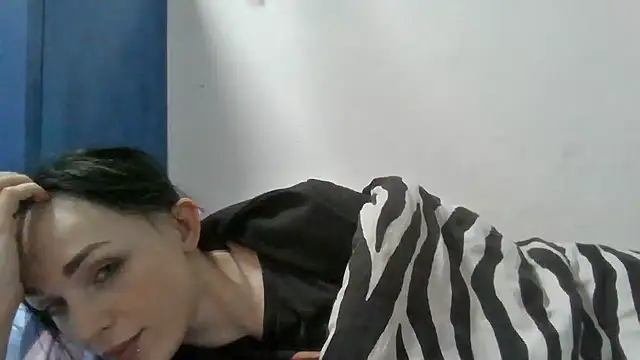 Trinsy_Love élő XXX-chatje