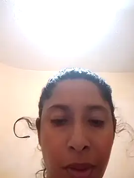 hotaniani Adlı Modelin Canlı XXX Sohbeti