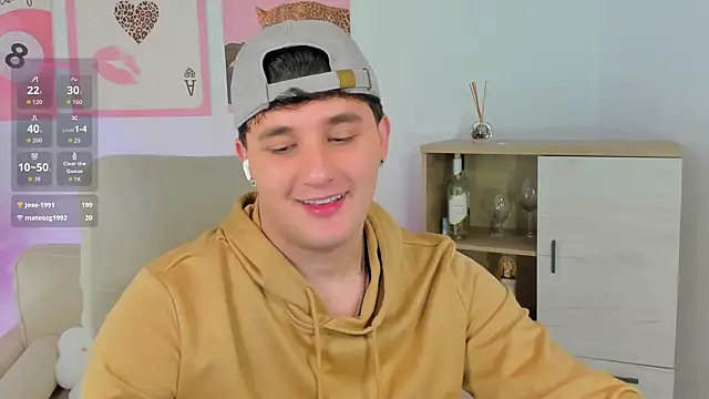 Czat XXX na żywo – Massimo_Fiore