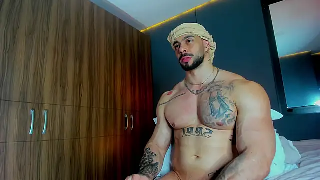 massimo_visconti's Live XXX Chat