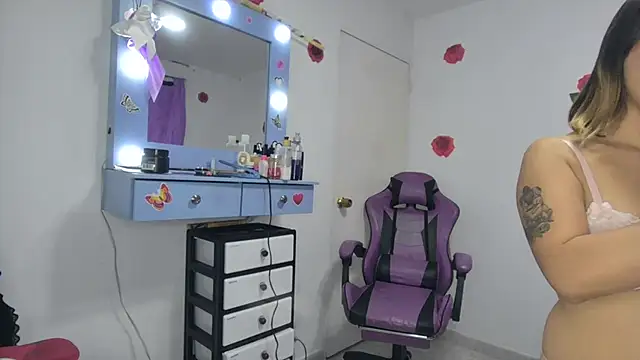 soffy_rosses' Live XXX Chat