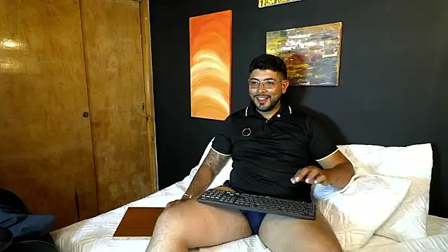 ashwin_koch: διαδικτυακό σόου στην κάμερα