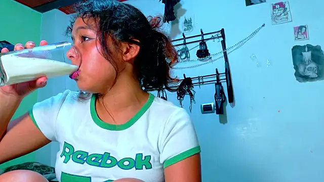 XXX chat uživo modela clydexxxbunny