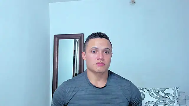 KingLevi01's Live XXX Chat