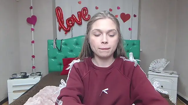 LaraPika élő XXX-chatje