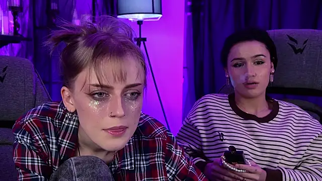 KiraMontoya élő XXX-chatje