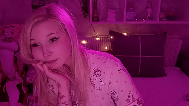 MeowkaKitty 在線直播表演