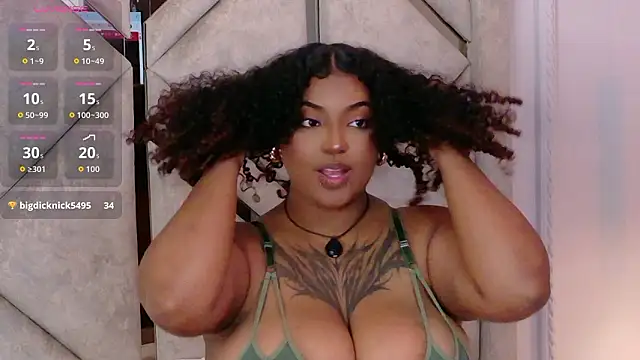 Cristal-Jonnes Chat XXX in diretta