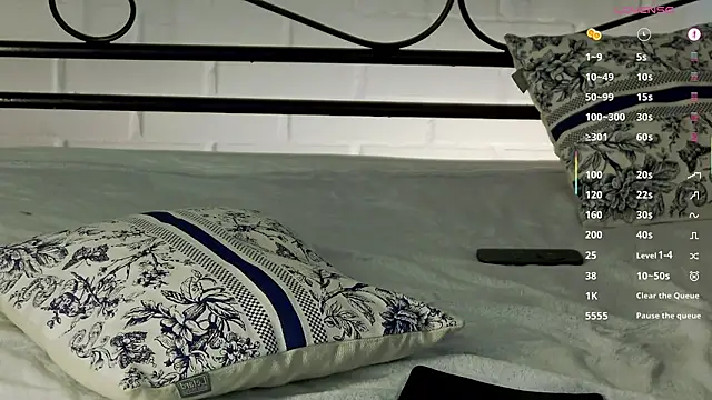 KariDollar লাইভ XXX চ্যাট