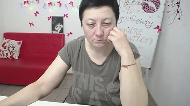 دردشة EmilyL0ve الجنسية المباشرة