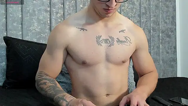 Онлайн чат XXX Calvin_Hunter