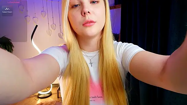 Chat +18 de Elle_Funning ao vivo