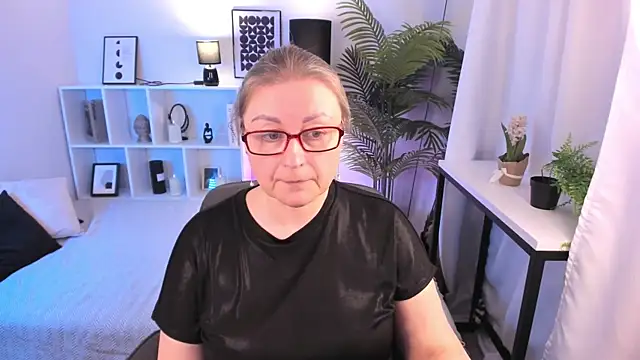 XXX chat uživo modela AlexandraKind