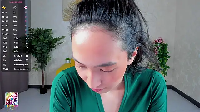 FlirtyAura – Live XXX-chat