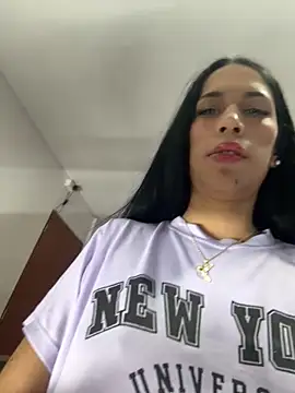 isa_rousse25's Live XXX Chat