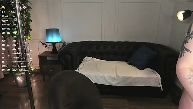 Dark_Moni Adlı Modelin Canlı XXX Sohbeti