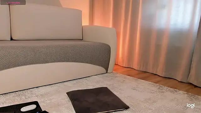 AmelinaLove Adlı Modelin Canlı XXX Sohbeti