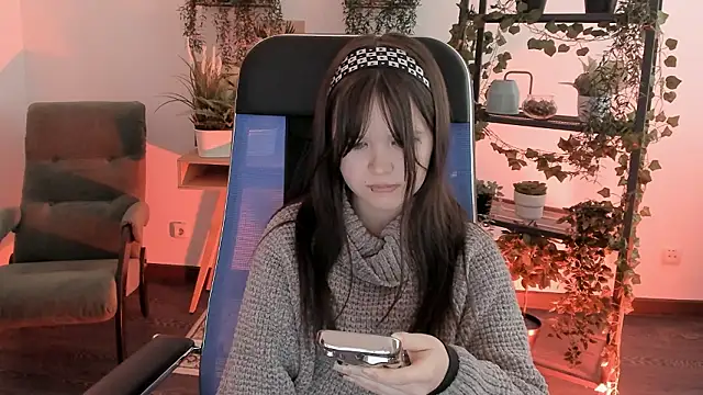 Elainebeness élő XXX-chatje