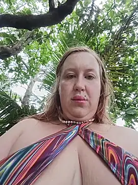 ElonaFox Chat XXX in diretta