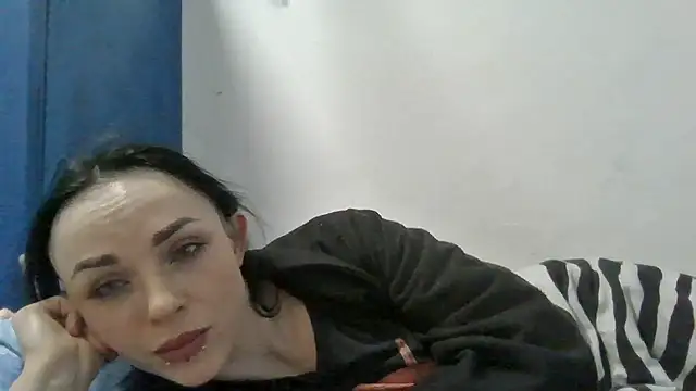 Trinsy_Love Chat XXX in diretta