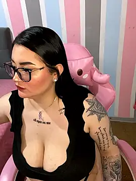 Madiiison333: онлайн-секс-чат