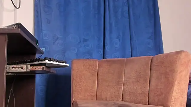 Онлайн чат XXX Kriss_Edwards