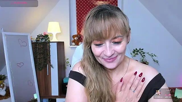 แชท XXX สดของ naughtymilane