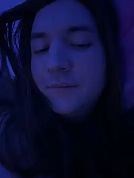 XXX chat uživo modela Moongirl117