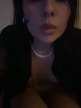 itstherealmina Chat XXX in diretta