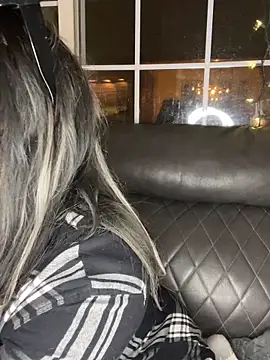 Онлайн чат XXX LittleMissEeve