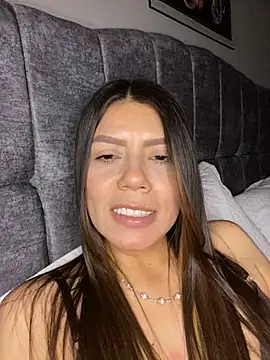 martina_contreras' Webcam Show