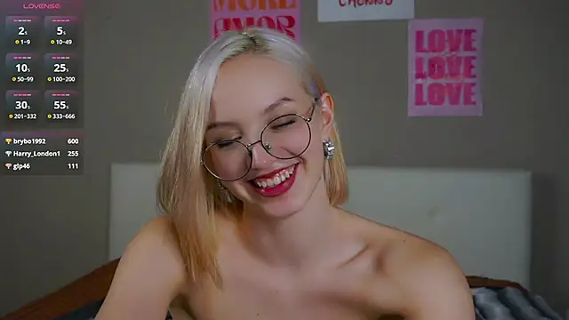 VetaManhardt Adlı Modelin Canlı XXX Sohbeti