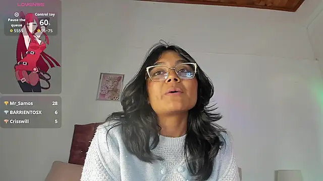 luna_velveth Chat XXX live