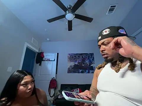 4EVAGLACIERS Live XXX-Chat