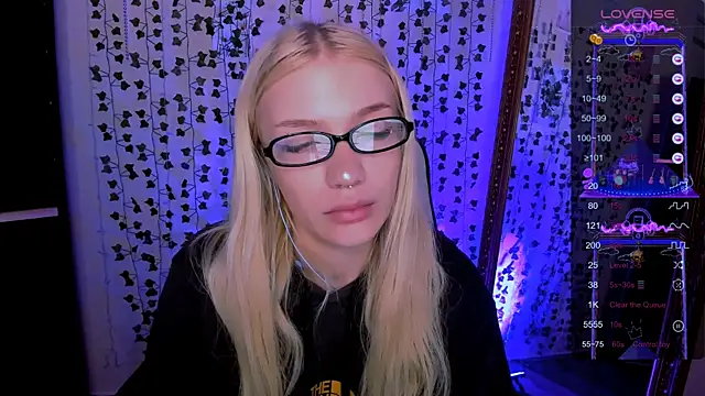 AnyaTaylor_ Live XXX-Chat