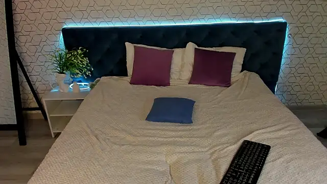 desiree_doll: онлайн-секс-чат