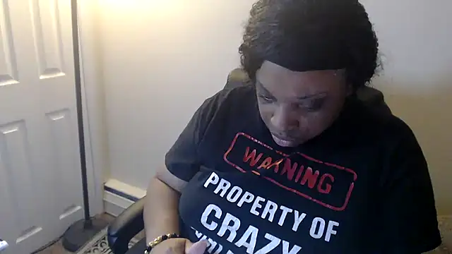 Chat +18 de Sexymona1218 ao vivo