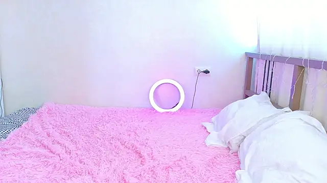 OnlyForYou_ Adlı Modelin Canlı XXX Sohbeti