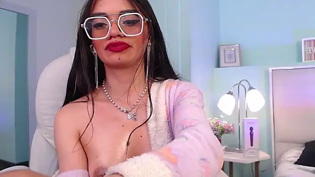 Emerald_gh Chat XXX in diretta