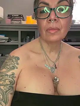 dieseldame1313 Chat XXX in diretta