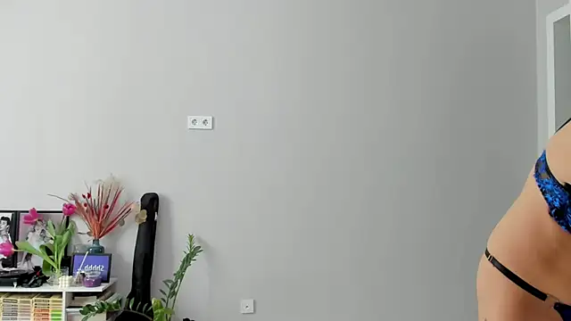 ailey_chao Adlı Modelin Canlı XXX Sohbeti